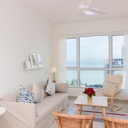 White Lagom Scandinavian House, By Sanguine Apartment Tanjung Tokong Bagian luar foto