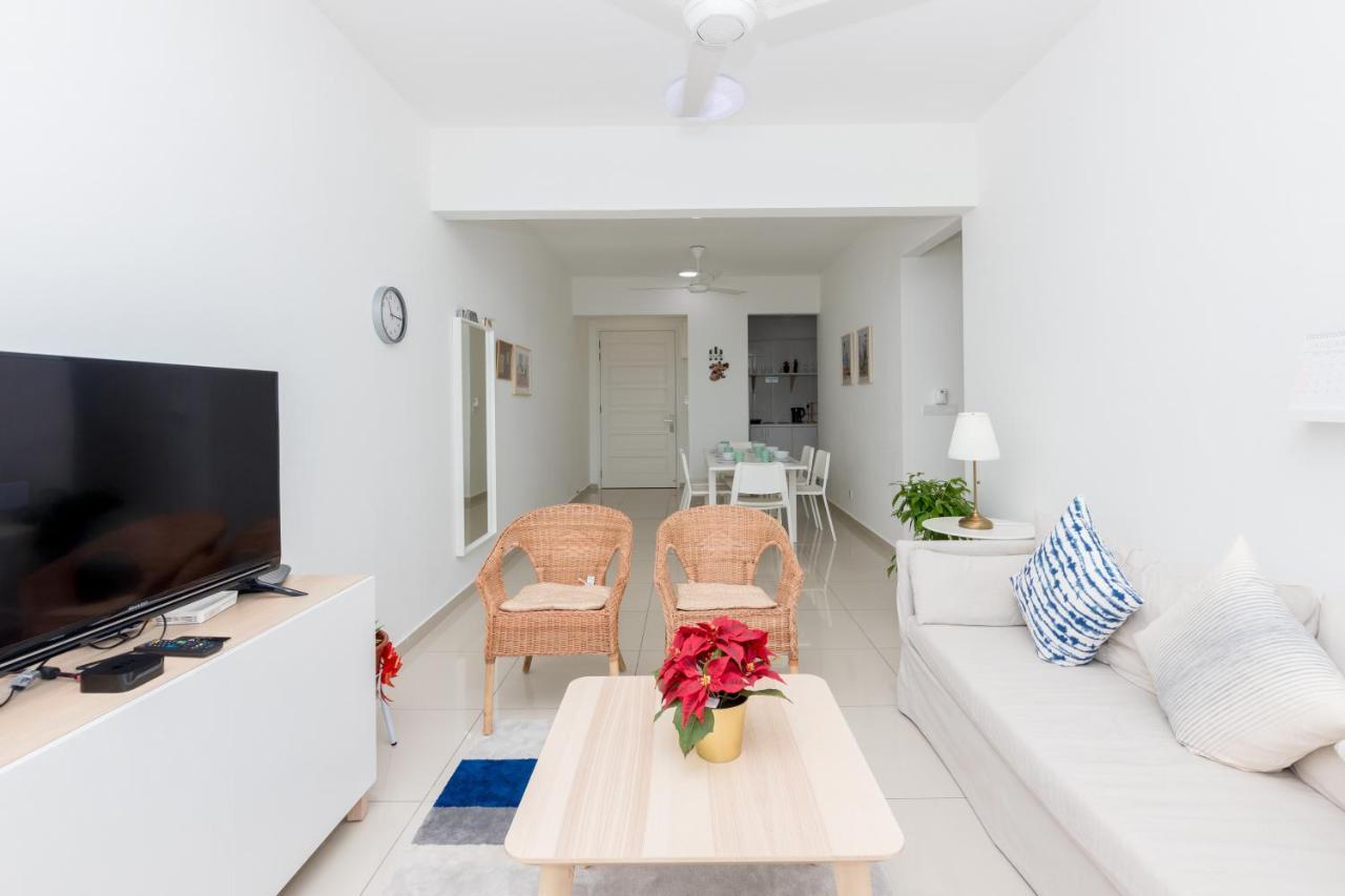White Lagom Scandinavian House, By Sanguine Apartment Tanjung Tokong Bagian luar foto