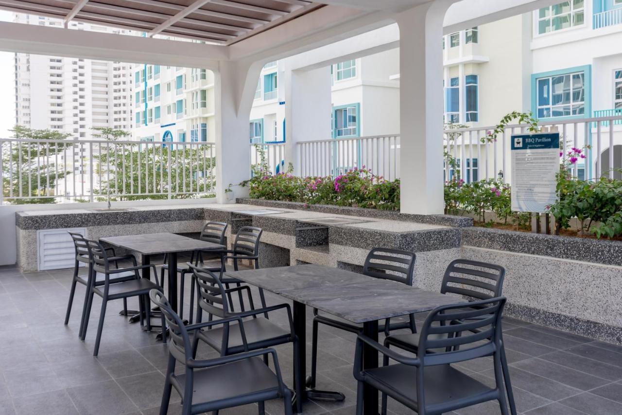 White Lagom Scandinavian House, By Sanguine Apartment Tanjung Tokong Bagian luar foto