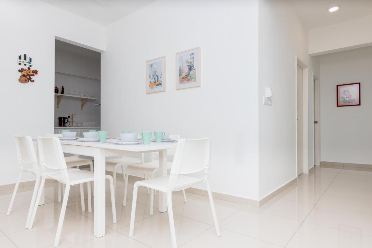 White Lagom Scandinavian House, By Sanguine Apartment Tanjung Tokong Bagian luar foto