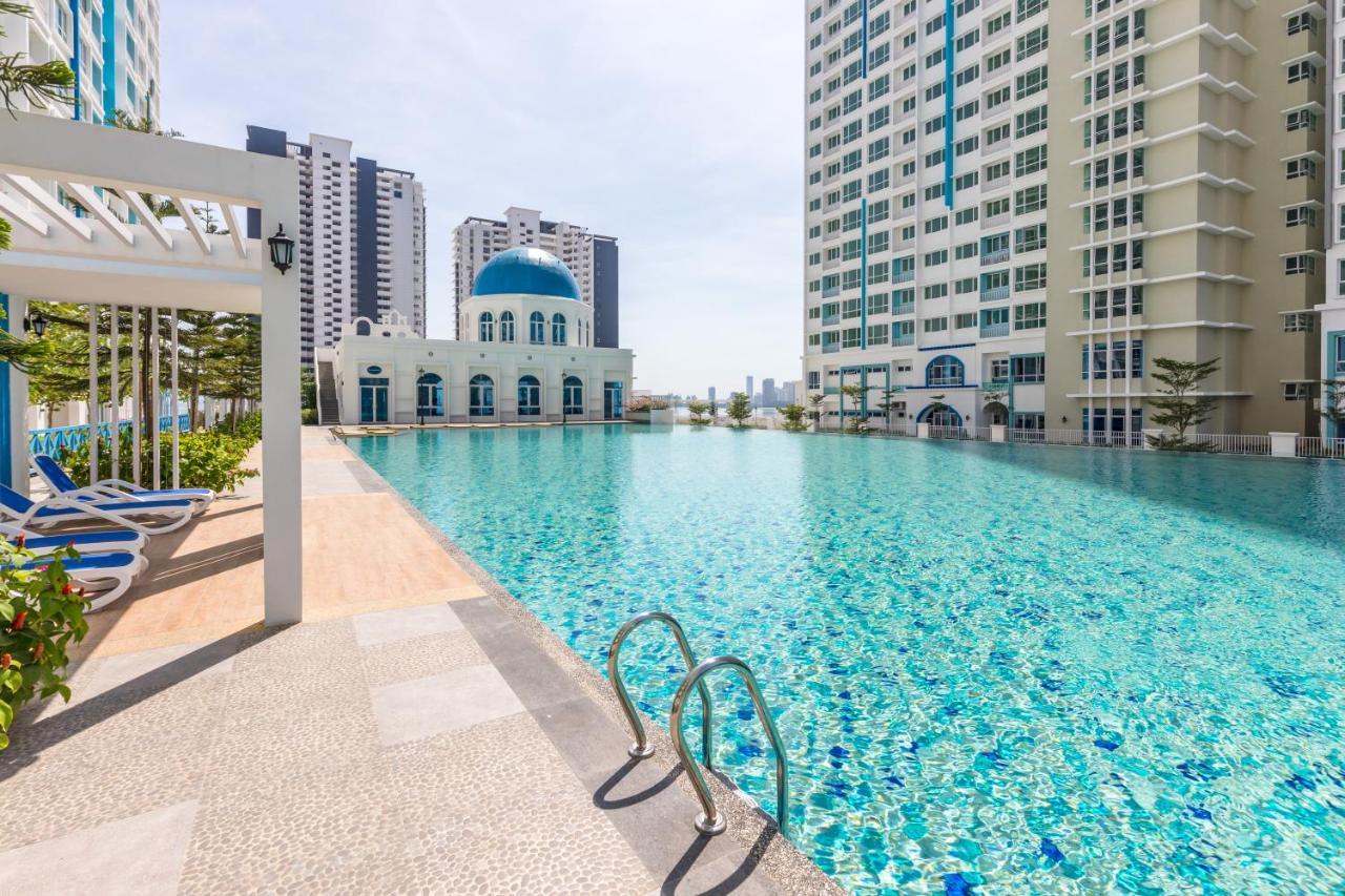 White Lagom Scandinavian House, By Sanguine Apartment Tanjung Tokong Bagian luar foto